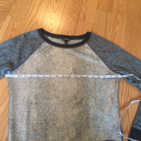 Metallic Snakeskin Crackled Print Raglan Sleeves Express Sweater - Size XS - Picture 8 of 12